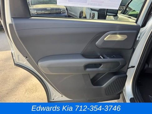 New 2027 Kia Telluride S image 16