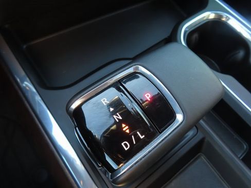 Certified 2025 Chevrolet Silverado 1500 High Country w/ Technology Package image 34