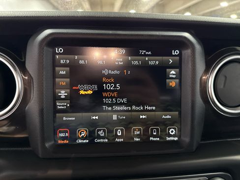 Used 2020 Jeep Wrangler Unlimited Sahara AWD/4WD image 14