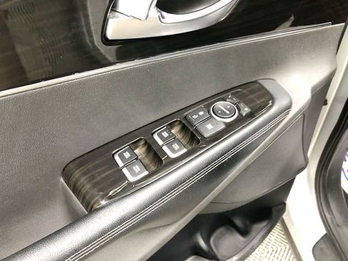 Used 2020 Kia Sorento EX AWD/4WD image 13