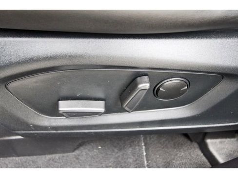 Used 2022 Ford Explorer XLT w/ Equipment Group 202A RWD image 28