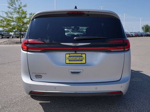 Used 2026 Chrysler Pacifica Select FWD image 7