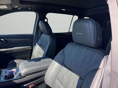 New 2026 Buick Enclave Avenir w/ Super Cruise Package image 24