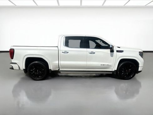 Used 2025 GMC Sierra 1500 Denali w/ Technology Package AWD/4WD image 5