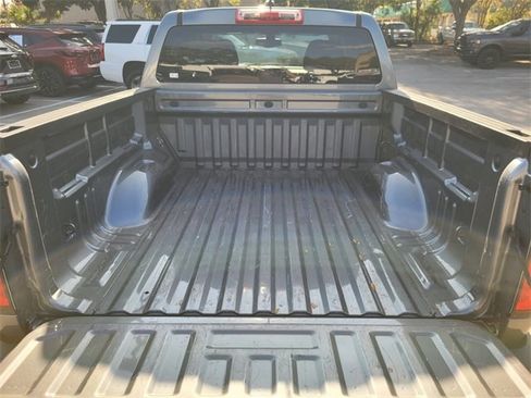 Used 2022 Chevrolet Colorado LT image 21