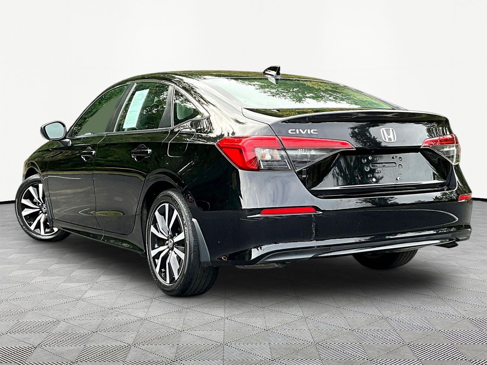 Used 2023 Honda Civic EX image 4