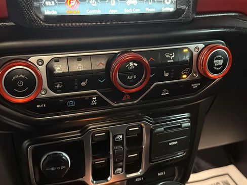 Used 2023 Jeep Wrangler Unlimited Rubicon 4xe AWD/4WD image 19