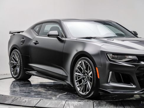 Used 2018 Chevrolet Camaro ZL1 RWD image 29