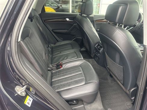 Used 2018 Audi Q5 2.0T Premium Plus w/ Premium Plus Package AWD/4WD image 12