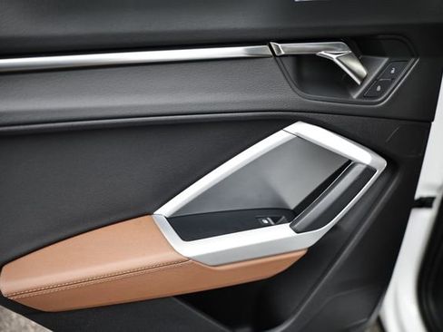 Used 2022 Audi Q3 2.0T Premium w/ Convenience Package image 24