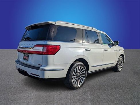 Used 2021 Lincoln Navigator Reserve image 5