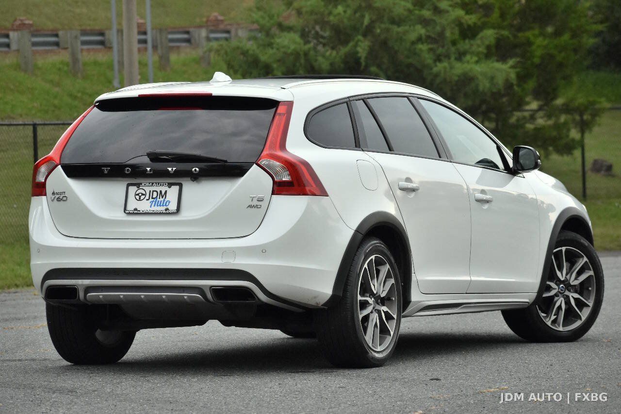 Used 2016 Volvo V60 T5 Cross Country w/ Convenience Package AWD/4WD image 5