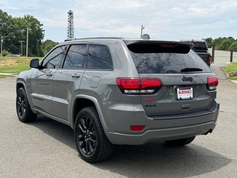 Used 2021 Jeep Grand Cherokee Laredo X AWD/4WD image 7