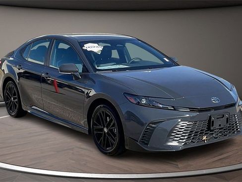 Used 2025 Toyota Camry XSE image 10