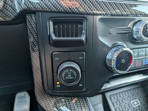 New 2025 Ford F150 Lariat w/ Equipment Group 501A Mid image 21