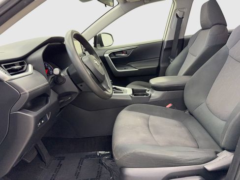 Used 2019 Toyota RAV4 XLE FWD image 17