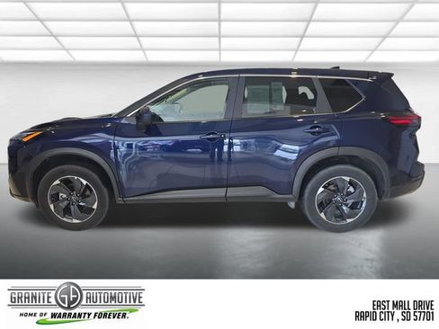Used 2026 Nissan Rogue SV AWD/4WD image 2