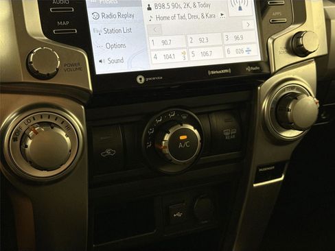 Certified 2024 Toyota 4Runner SR5 Premium image 25