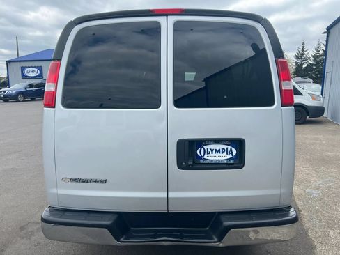 Used 2017 Chevrolet Express 3500 LT w/ LT Preferred Equipment Group RWD image 12