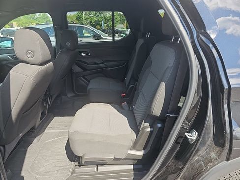Used 2023 Chevrolet Traverse LT w/ LPO, Floor Liner Package AWD/4WD image 9