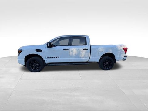 Used 2019 Nissan Titan SV w/ SV Convenience Package image 6