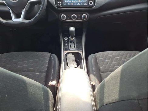 Used 2024 Nissan Kicks SV FWD image 11