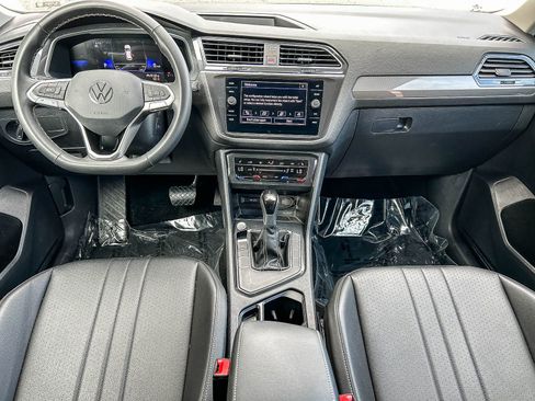 Used 2023 Volkswagen Tiguan SE FWD image 13