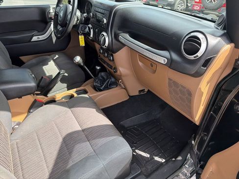 Used 2012 Jeep Wrangler Sahara w/ Connectivity Group image 22