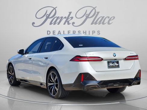 Used 2026 BMW 540i xDrive w/ M Sport Package AWD/4WD image 3