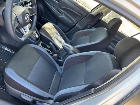 Used 2025 Nissan Versa SV FWD image 29