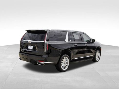Used 2024 Cadillac Escalade ESV Luxury RWD image 4