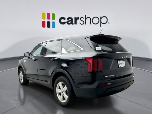 Used 2023 Kia Sorento LX AWD/4WD image 3