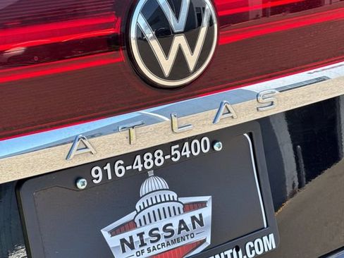 Used 2024 Volkswagen Atlas Cross Sport SE FWD image 32