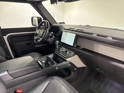 Certified 2022 Land Rover Defender 110 X-Dynamic SE AWD/4WD image 24