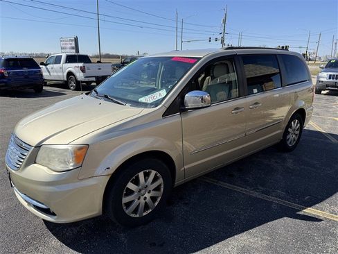 Used 2011 Chrysler Town & Country Touring-L w/ Entertainment Group #2 image 2