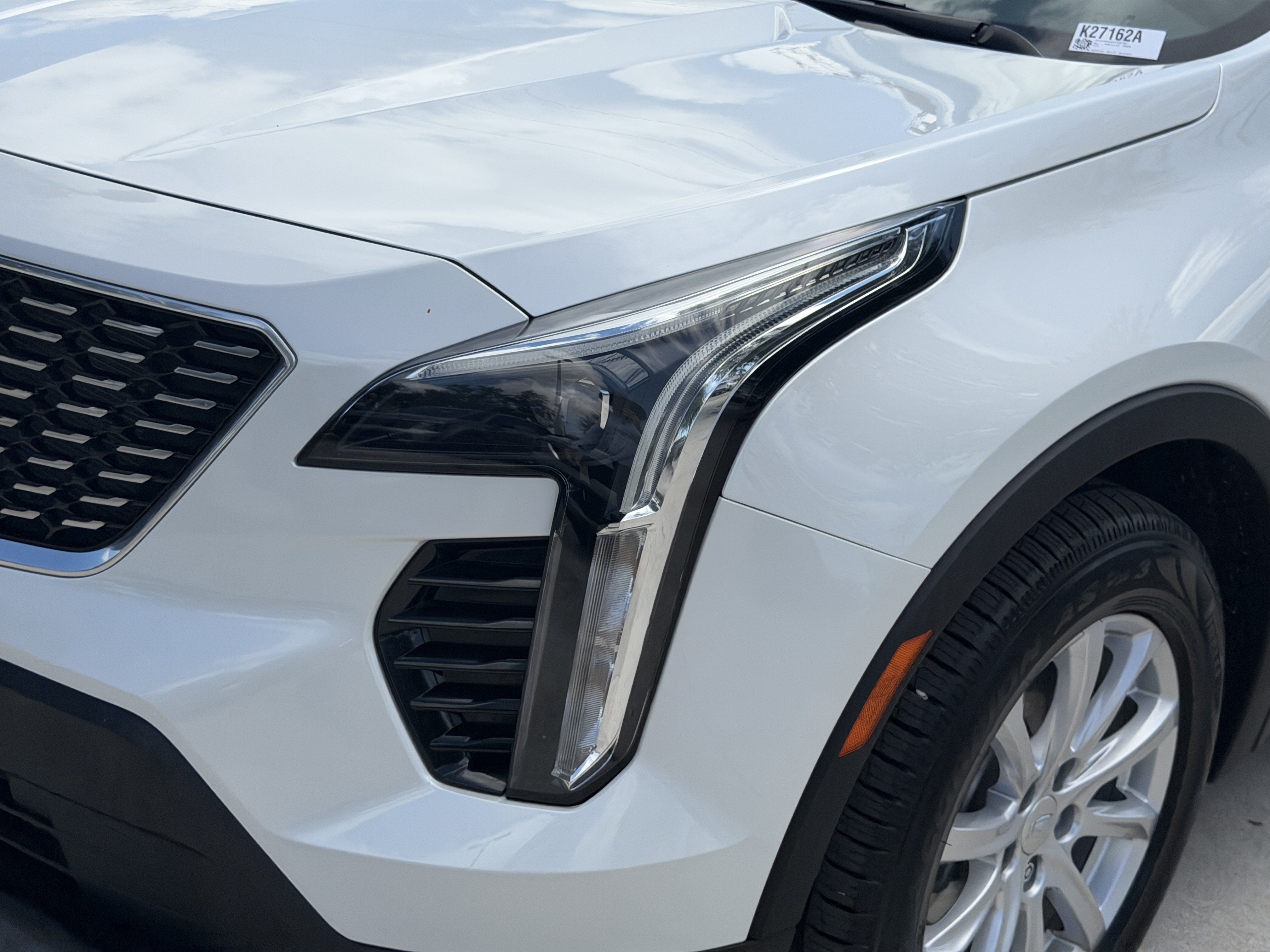 Used 2021 Cadillac XT4 Luxury w/ Driver Awareness Package FWD image 9
