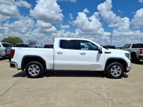 Used 2024 GMC Sierra 1500 SLT AWD/4WD image 4