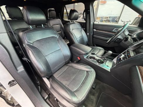 Used 2016 Ford Explorer Limited w/ Equipment Group 301A FWD image 12