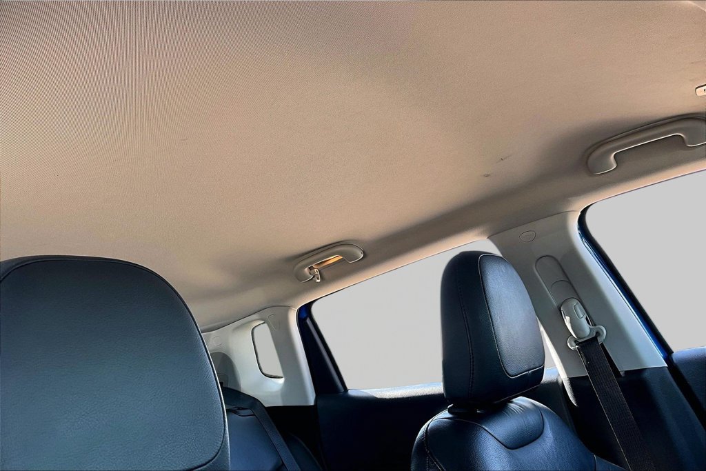 Used 2018 Jeep Compass Limited w/ Navigation Group FWD image 17