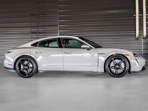 Used 2021 Porsche Taycan 4S AWD/4WD image 11