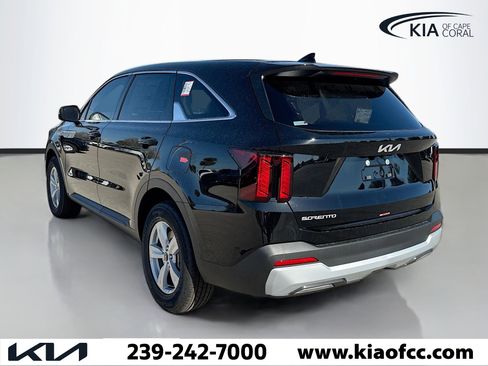 New 2026 Kia Sorento LX FWD image 3