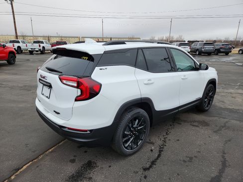 New 2024 GMC Terrain SLT w/ Elevation Edition image 5