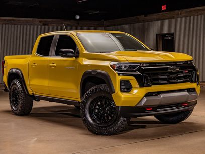 Used 2023 Chevrolet Colorado Z71 w/ Z71 Convenience Package 2