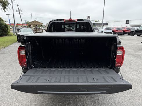 Used 2023 GMC Canyon AT4 w/ AT4 Premium Package AWD/4WD image 4