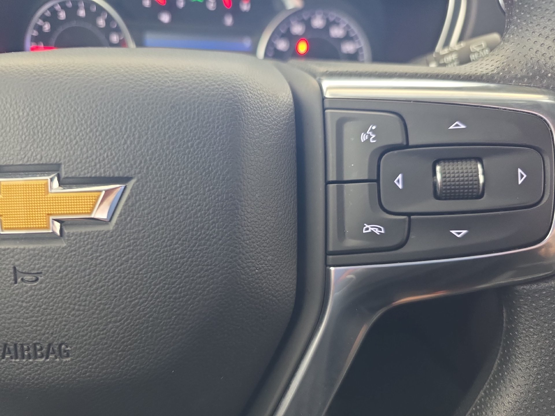 Used 2025 Chevrolet Blazer LT FWD image 17