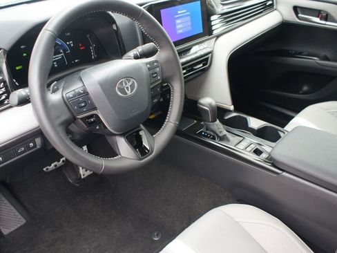 Used 2025 Toyota Camry SE w/ Convenience Package AWD/4WD image 13