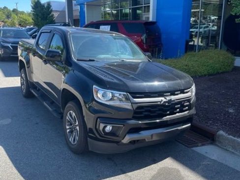 Used 2022 Chevrolet Colorado Z71 AWD/4WD image 2