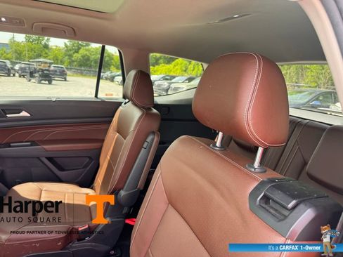 Used 2022 Volkswagen Atlas SEL R-Line AWD/4WD image 9