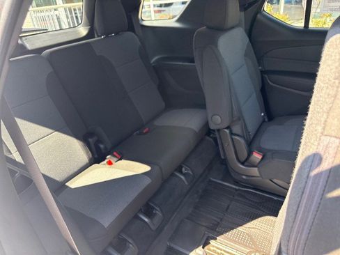 Used 2023 Chevrolet Traverse LT FWD image 30