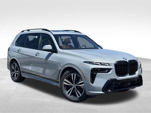 New 2026 BMW X7 xDrive40i w/ M Sport Package AWD/4WD image 1